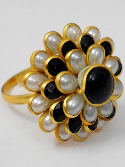 Pacchi Finger Ring